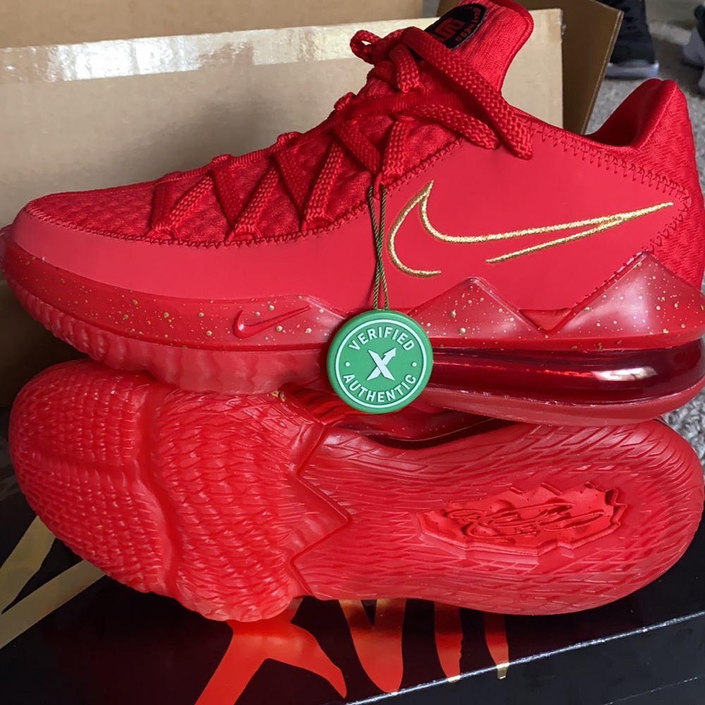 Nike lebron 17 with heel characters. - Picture 3 of 6